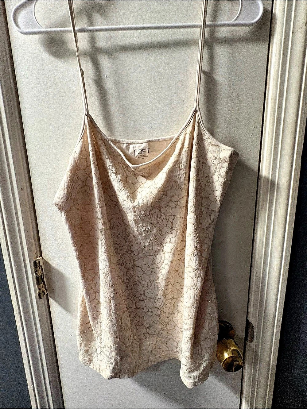 LOFT Outlet Floral Lace Camisole in gold & White Size XL Like New